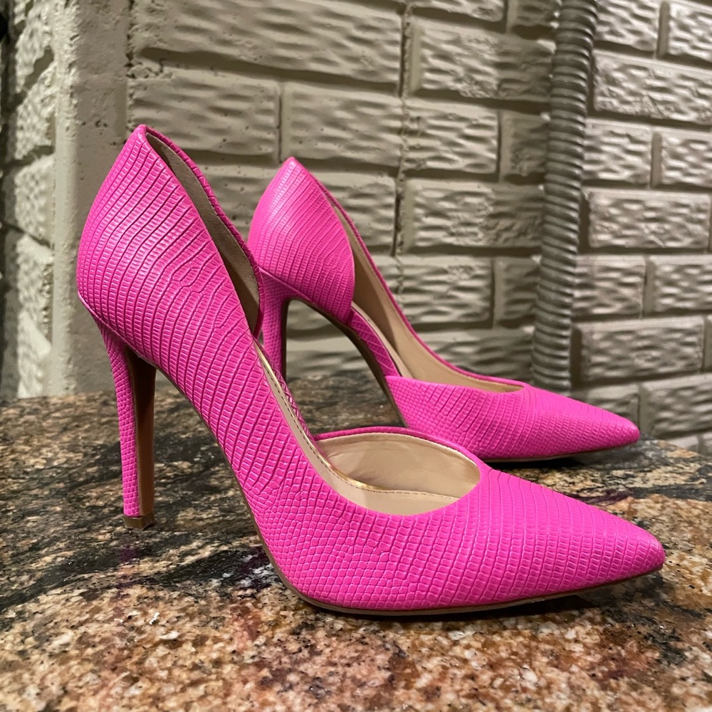 COPY - Jessica Simpson hot pink alligator design high heel